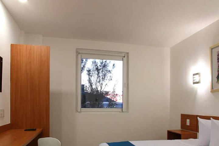 Room 6 of 64