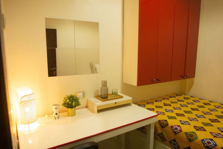 Room 4 of 5