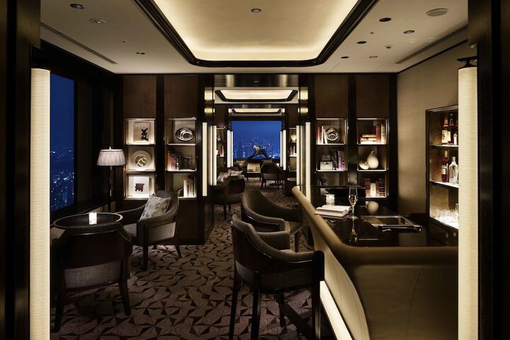 Lounge 68 of 75