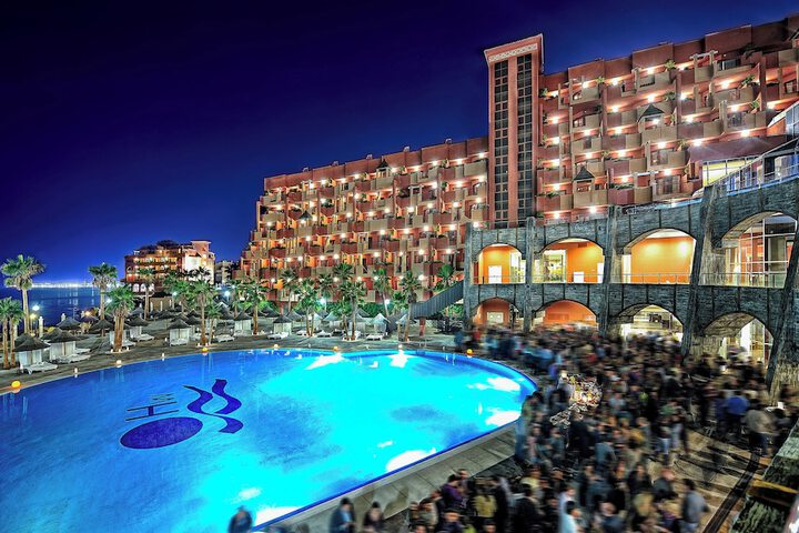 Pool Hotel