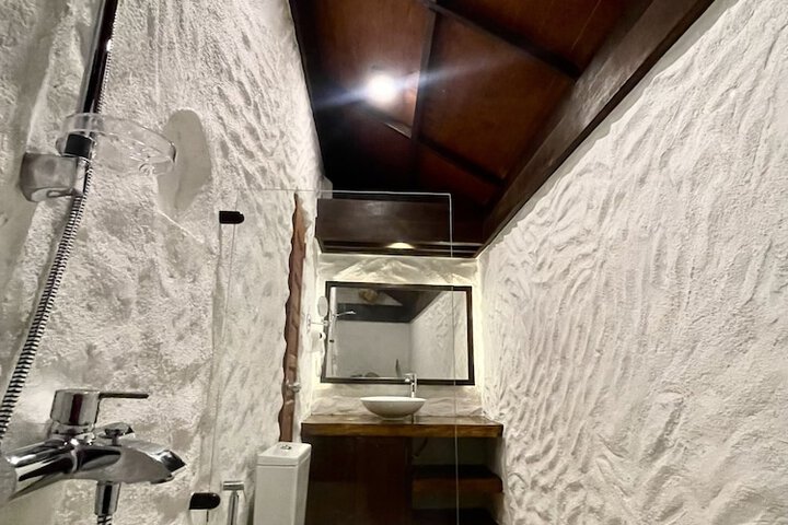Room 8 of 22