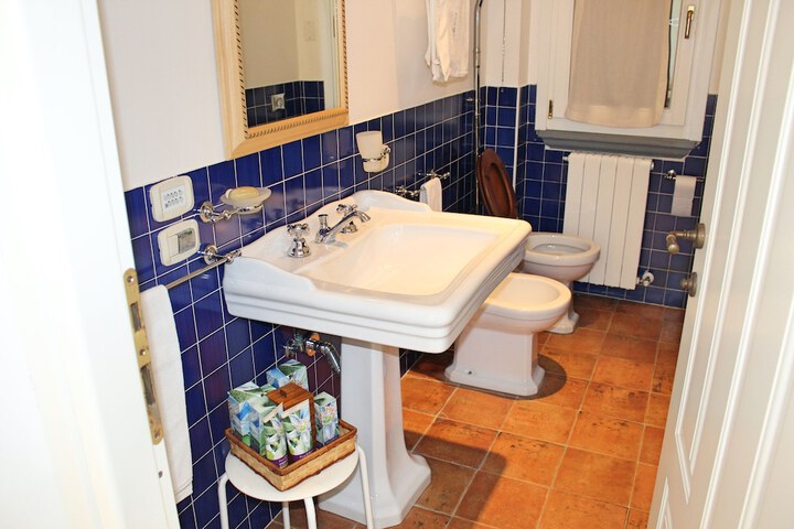 Room 20 of 28