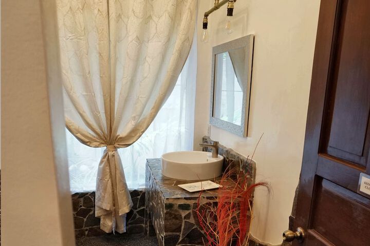 Room 46 of 106