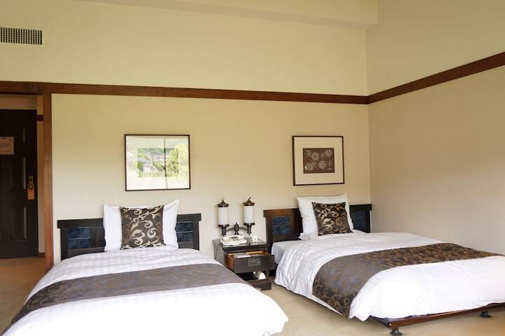 Room 16 of 52