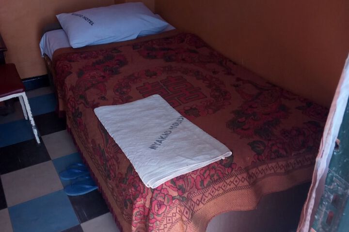 Room 6 of 6