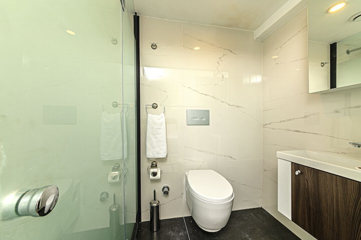 Room 15 of 26