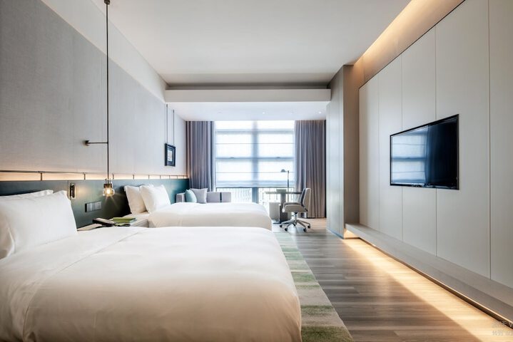 Room 18 of 46