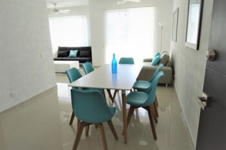 Room 13 of 26