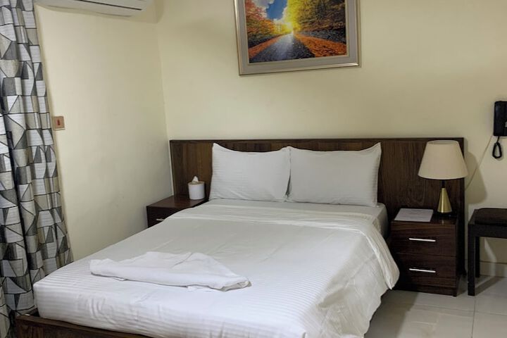 Room 5 of 44