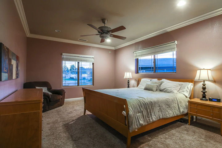 Room 3 of 10