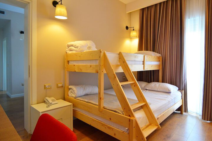 Room 30 of 86