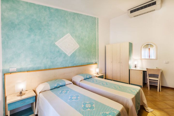 Room 5 of 48