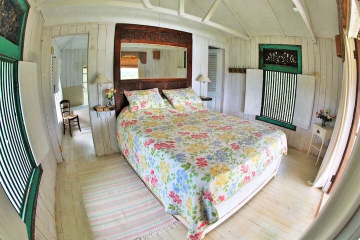 Room 5 of 112