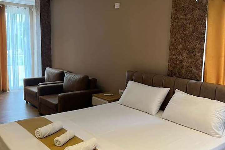 Room 17 of 129