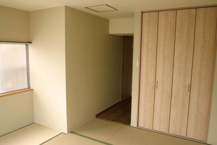Room 10 of 37