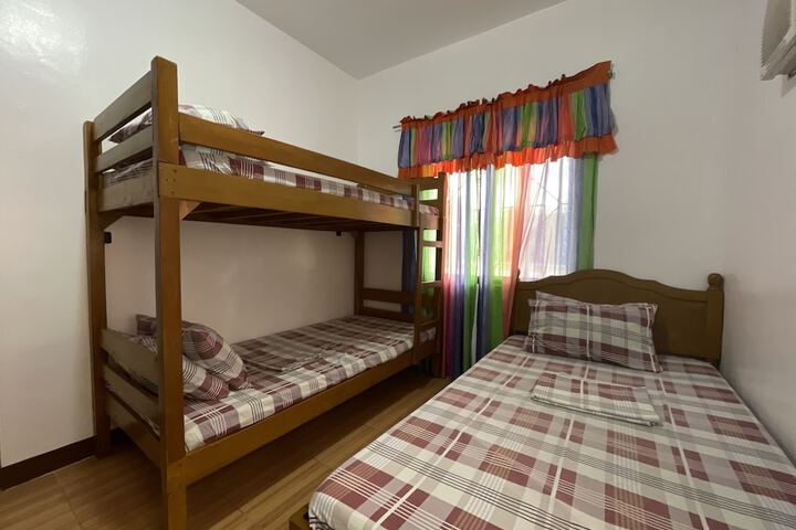 Room 38 of 200