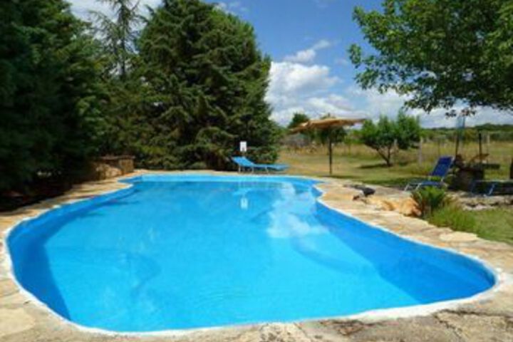 Pool 20 of 27