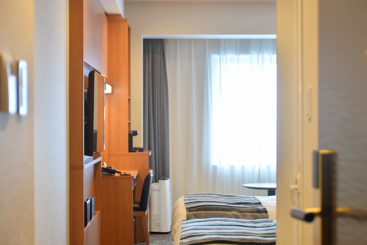 Room 13 of 105