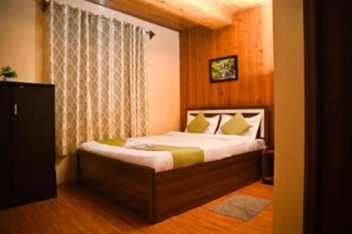 Room 6 of 14