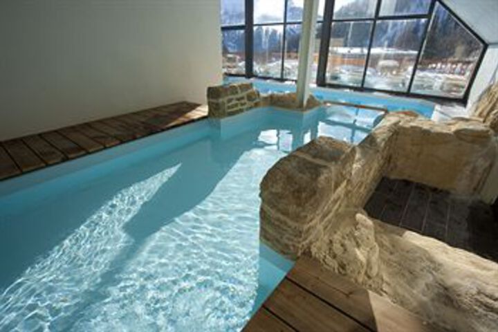 Pool 21 of 32