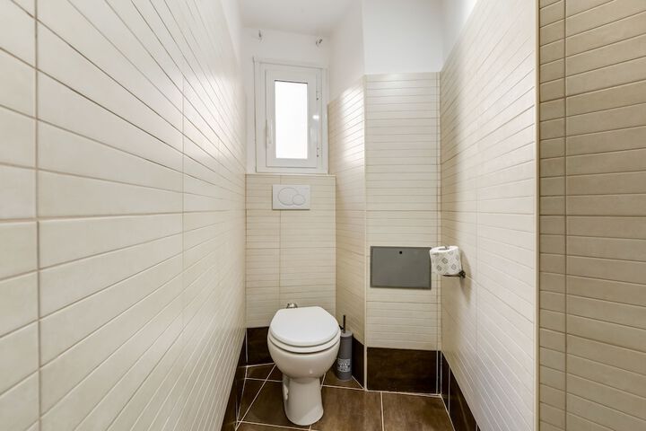 Room 16 of 29