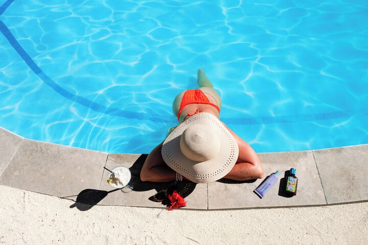 Hotel Pool