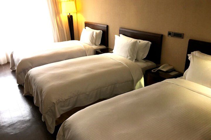 Room 9 of 50