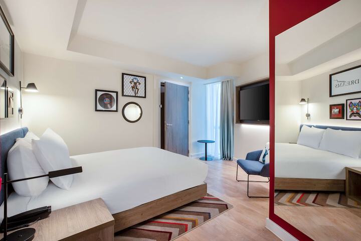 Room 13 of 54