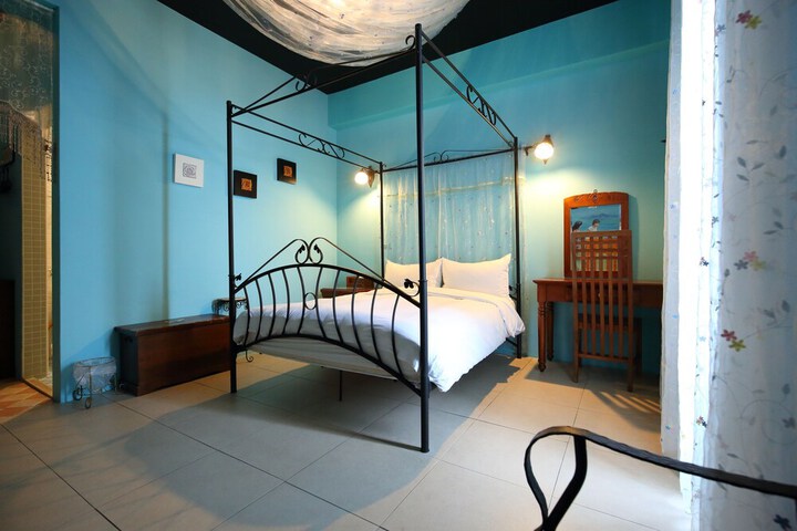 Room 14 of 120