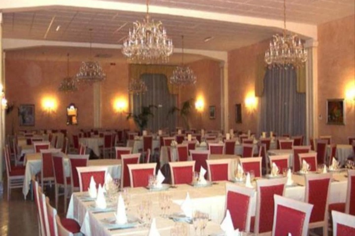 Banquet hall