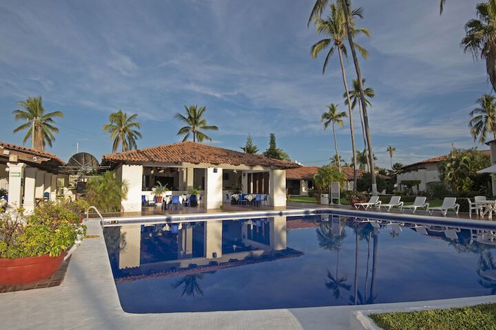 Pool Hotel