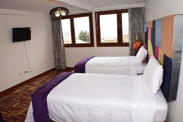Room 4 of 28