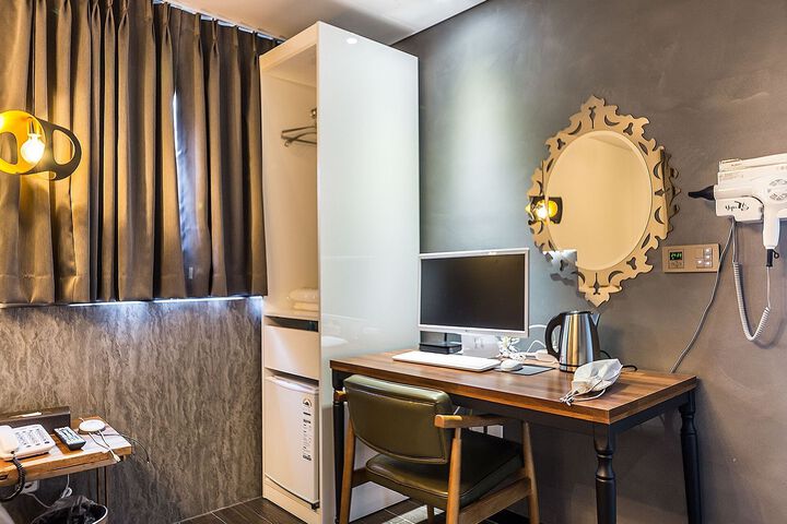 Room 153 of 165