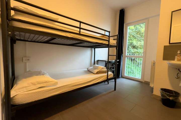 Room 9 of 21