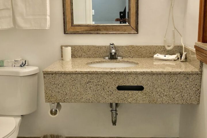 Room 8 of 35