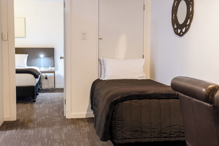 Room 28 of 105