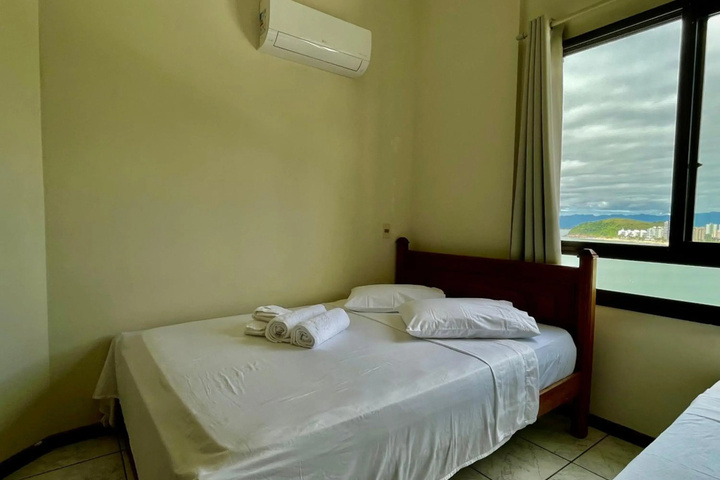 Room 2 of 29