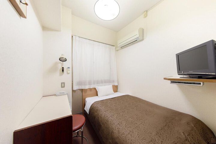 Room 9 of 31