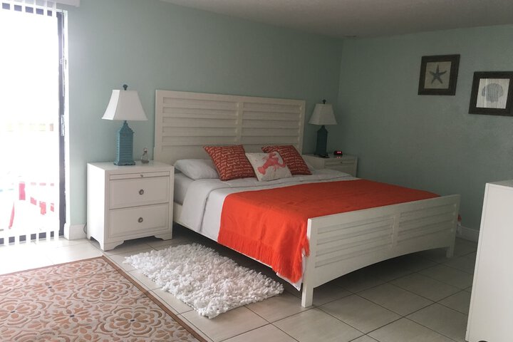 Room 3 of 110