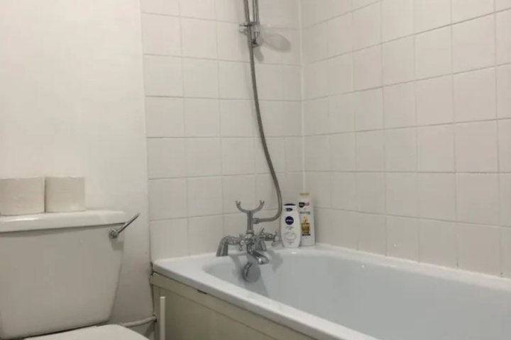 Room 7 of 17