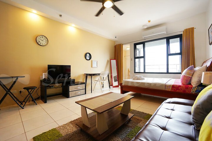 Room 4 of 77