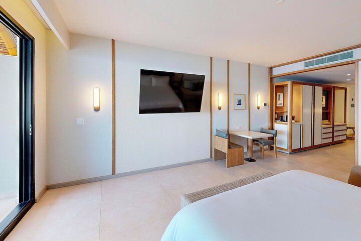 Room 14 of 136