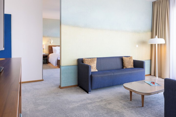 Room 72 of 159