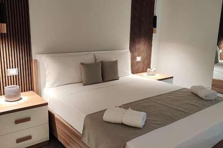 Room 17 of 43