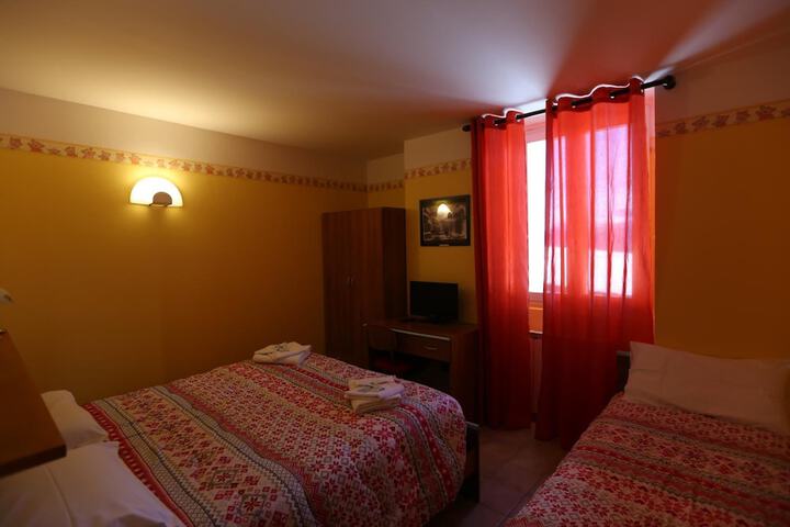 Room 14 of 63