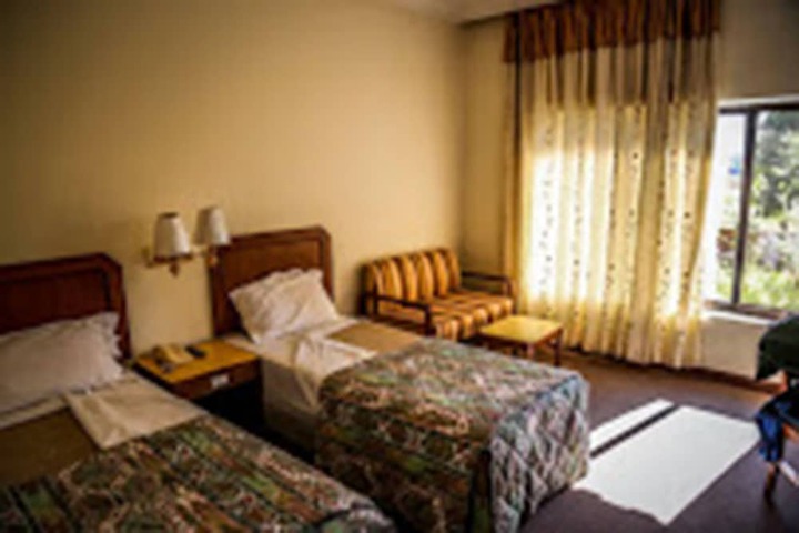 Room 6 of 27