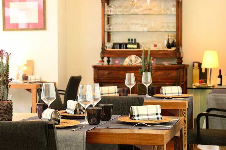 Dining 41 of 64