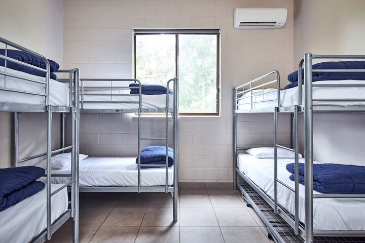 Room 3 of 76