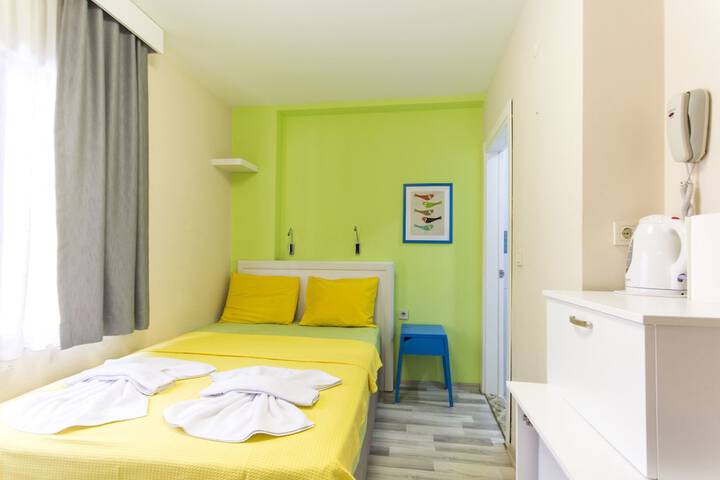 Room 16 of 30