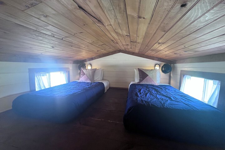 Room 10 of 119